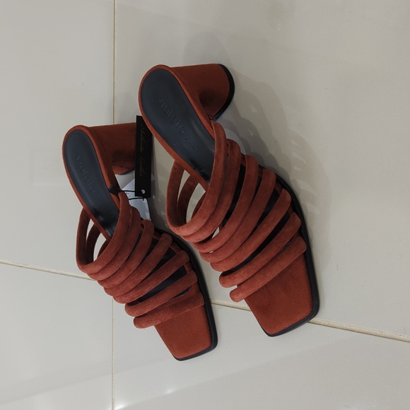 NIB Mango Strappy Mules sz 6 - Picture 4 of 10